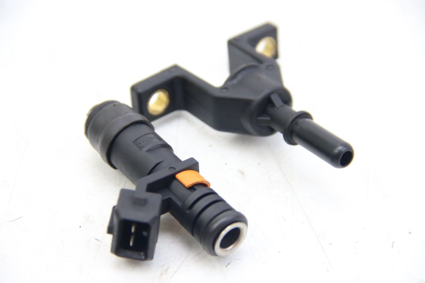 photo de INIETTORE PEUGEOT KISBEE 2T 50 (2018 - 2022) - Altra angolazione