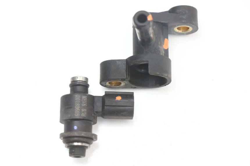 photo de INIETTORE PEUGEOT KISBEE 4T 50 (2018 - 2022) - Primo piano tecnico