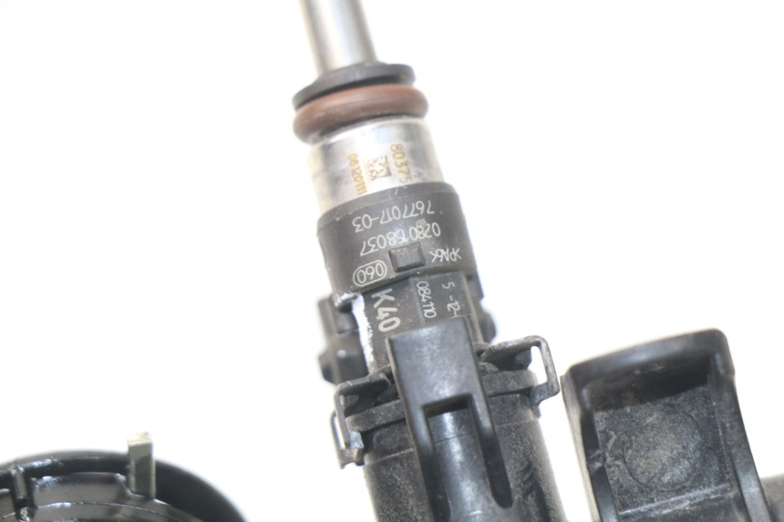 photo de INIETTORE BMW S RR ABS S1000RR 1000 (2009 - 2011) - Zoom sullo stato d'uso