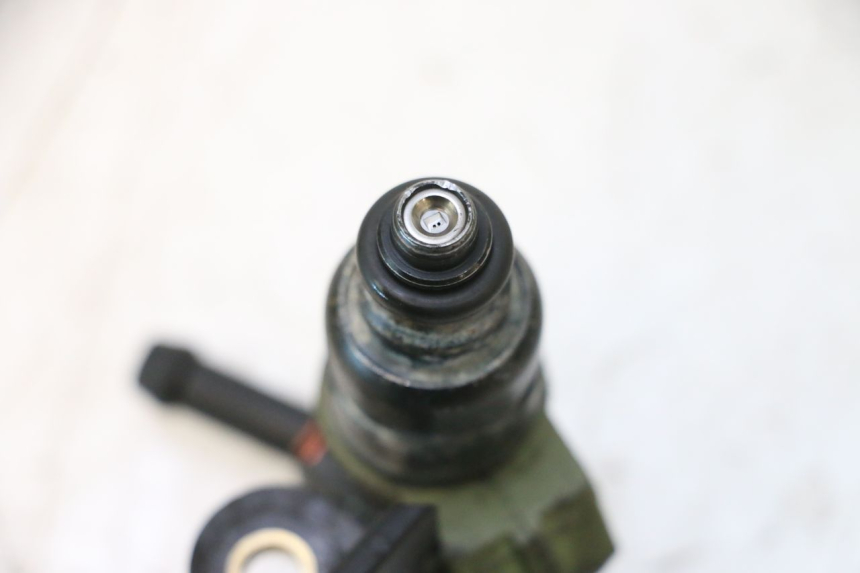photo de INIETTORE PEUGEOT SATELIS COMPRESSOR K15 125 (2006 - 2009) - Primo piano tecnico