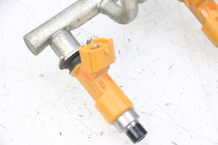 photo de INIETTORE YAMAHA XJ6 ABS 600 (2008 - 2016) - Caratteristiche distintive