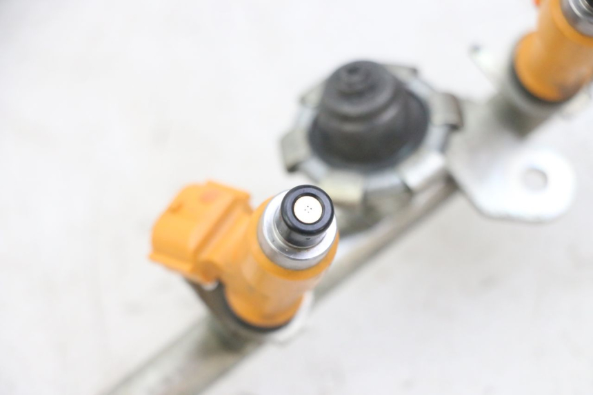 photo de INIETTORE YAMAHA XJ6 ABS 600 (2008 - 2016) - Primo piano tecnico