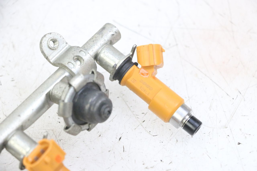 photo de INIETTORE YAMAHA XJ6 ABS 600 (2008 - 2016) - Marcature e riferimenti originali