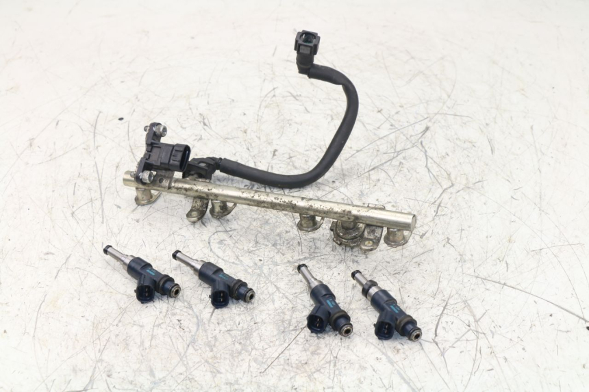 photo de INIETTORE YAMAHA FZ1 FAZER 1000 (2007 - 2009) - Stato della superficie e materiale