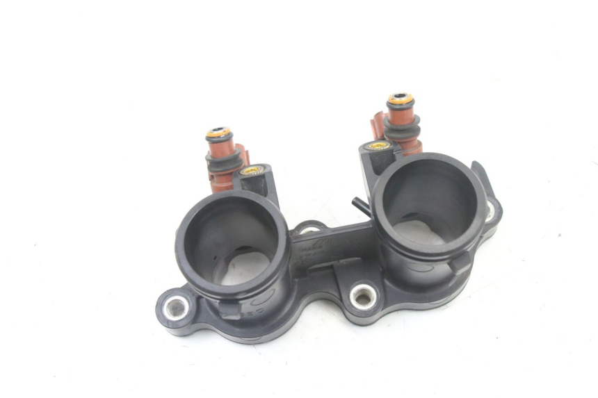 photo de INIETTORE YAMAHA YP T-MAX TMAX 530 (2017 - 2020) - Dettagli dei punti di fissaggio