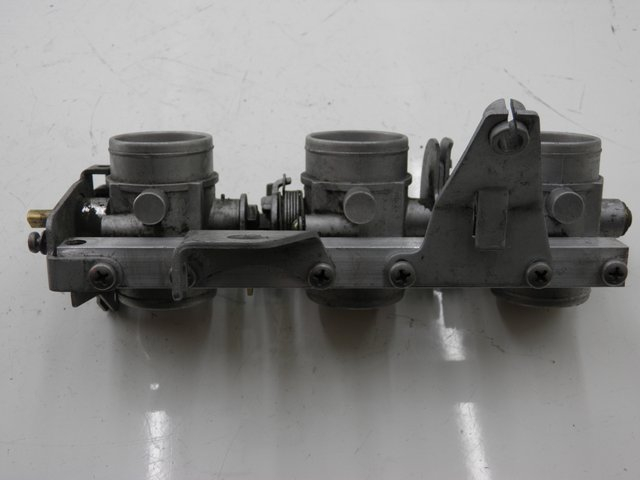 photo de CORPO FARFALLATO BMW K 75 RT ABS 750 (1989 - 1997) - Dettagli dei punti di fissaggio