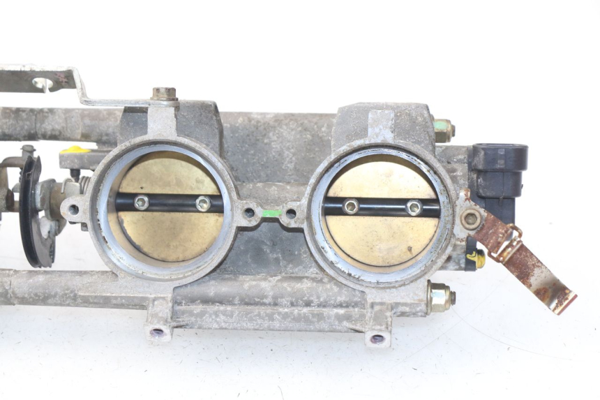 photo de INIEZIONE MV AGUSTA BRUTALE R WALLY 910 (2008 - 2008) - Primo piano tecnico