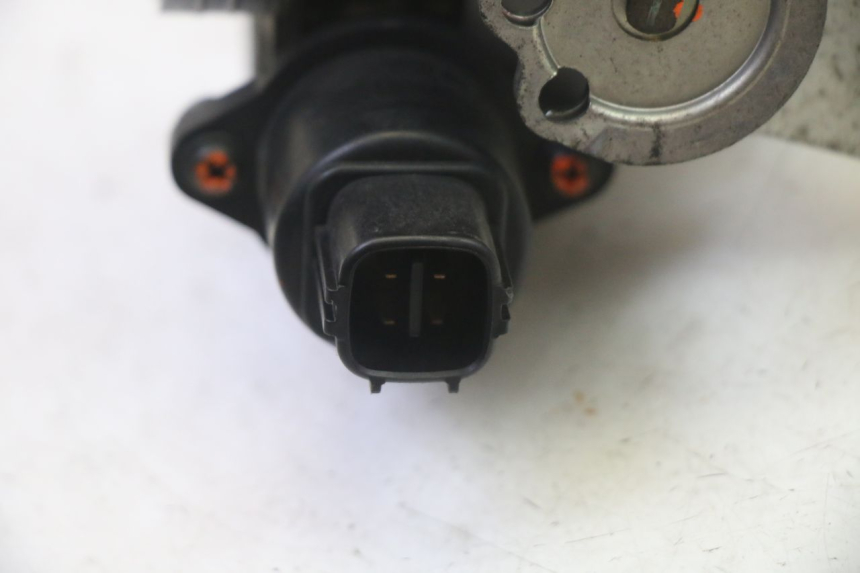 photo de INIEZIONE SUZUKI BURGMAN 125 (2007 - 2014) - Dettagli dei punti di fissaggio