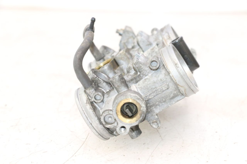 photo de CORPO FARFALLATO SUZUKI BURGMAN EXECUTIVE ABS 650 (2006 - 2012) - Primo piano tecnico
