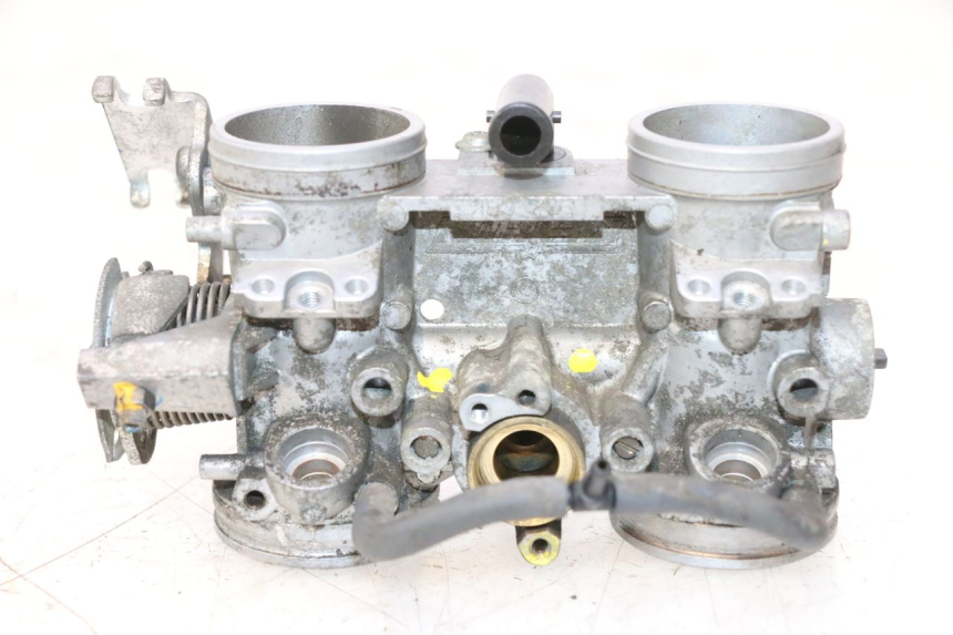 photo de CORPO FARFALLATO SUZUKI BURGMAN EXECUTIVE ABS 650 (2006 - 2012) - Dettagli dei punti di fissaggio