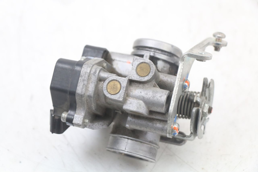 photo de INIEZIONE YAMAHA BW'S BWS 125 (2010 - 2013) - Dettagli dei punti di fissaggio