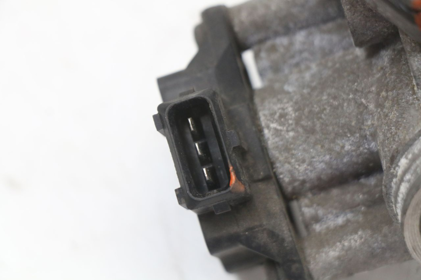 photo de INIEZIONE BMW C1 125 (2000 - 2003) - Stato della superficie e materiale