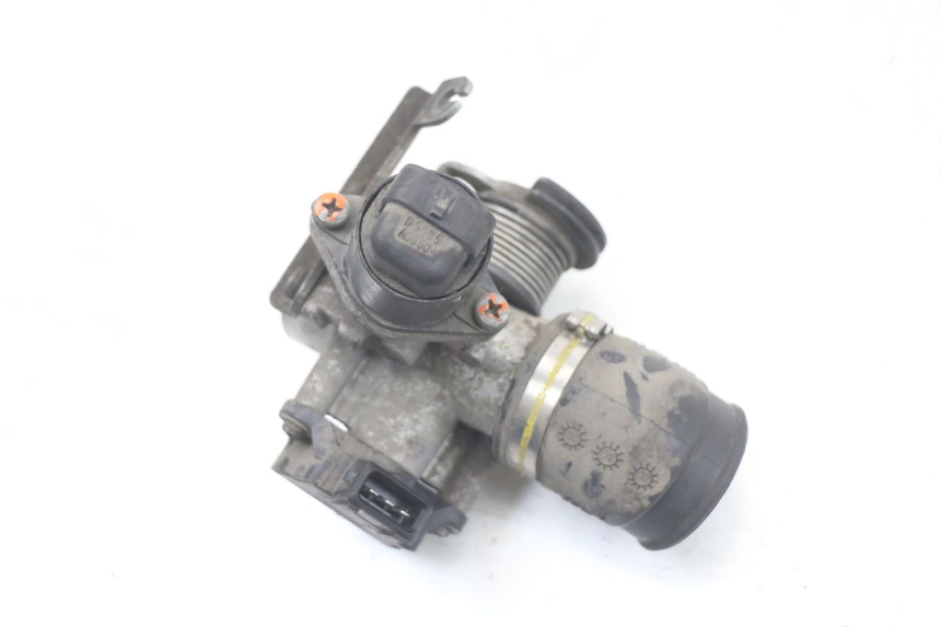 photo de INIEZIONE BMW C1 125 (2000 - 2003) - Stato della superficie e materiale