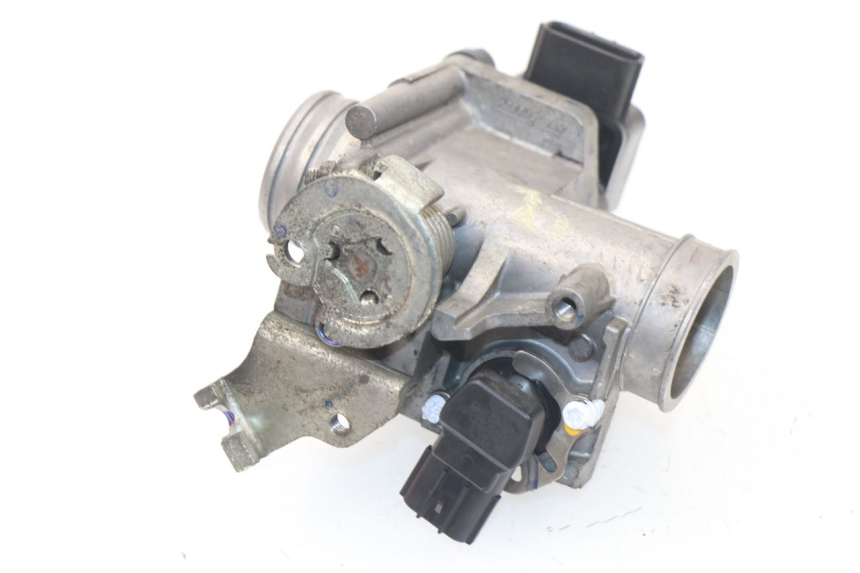 photo de CORPO FARFALLATO HONDA CBF 125 (2009 - 2015) - Zoom sullo stato d'uso
