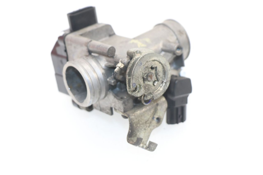photo de CORPO FARFALLATO HONDA CBF 125 (2009 - 2015) - Altra angolazione