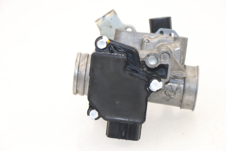 photo de CORPO FARFALLATO HONDA CBF 125 (2009 - 2015) - Stato della superficie e materiale