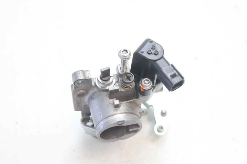 photo de CORPO FARFALLATO HONDA CRF CR-F 125 (2020 - 2021) - Dettagli dei punti di fissaggio