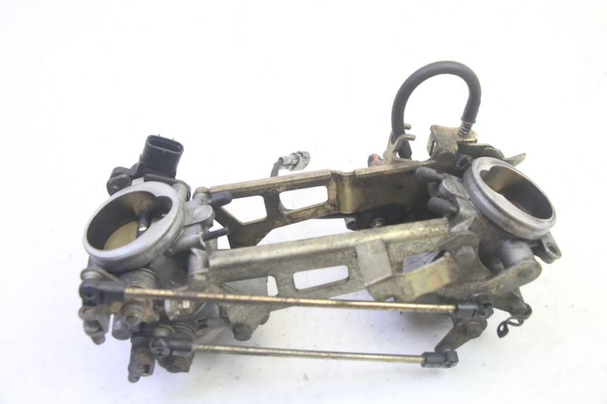 photo de CORPO FARFALLATO SUZUKI DL V STROM 1000 (2002 - 2007) - Primo piano tecnico