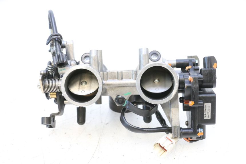 photo de CORPO FARFALLATO KAWASAKI ER-6 ER6 F ABS 650 (2012 - 2016) - Dettagli dei punti di fissaggio