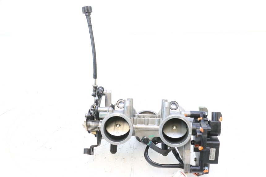 photo de CORPO FARFALLATO KAWASAKI ER-6 ER6 F ABS 650 (2012 - 2016) - Stato della superficie e materiale
