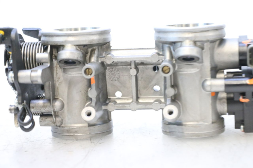 photo de CORPO FARFALLATO KAWASAKI ER-6 ER6 F ABS 650 (2012 - 2016) - Ricambio usato controllato