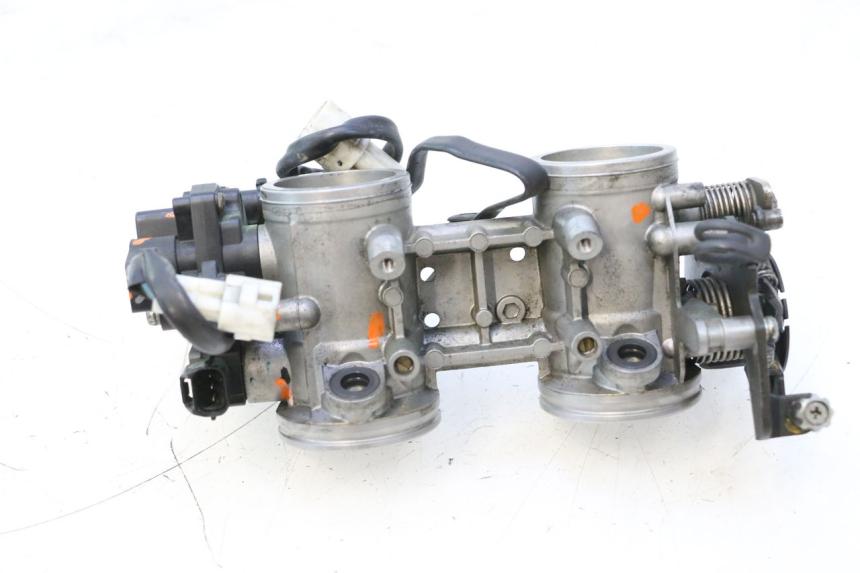 photo de CORPO FARFALLATO KAWASAKI ER-6 ER6 N 650 (2005 - 2009) - Primo piano tecnico