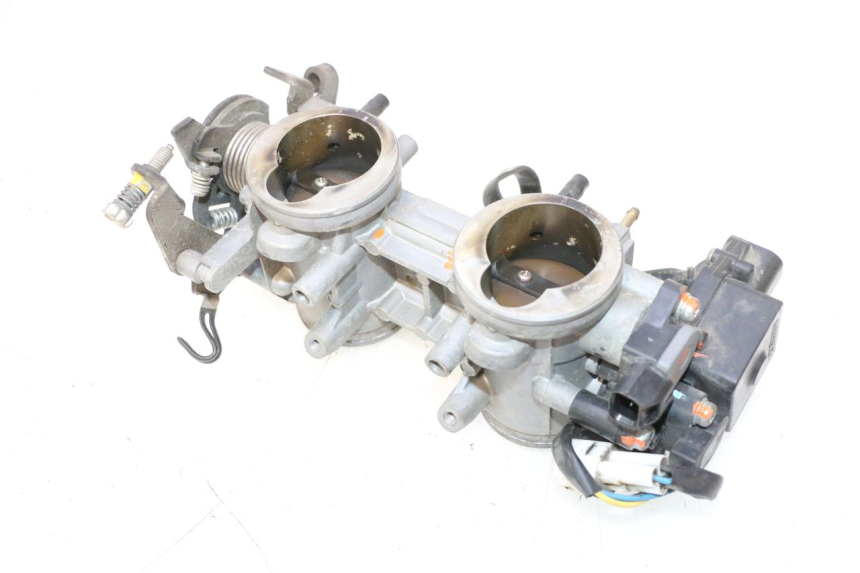 photo de CORPO FARFALLATO KAWASAKI ER-6 ER6 N 650 (2005 - 2009) - Dettaglio del componente
