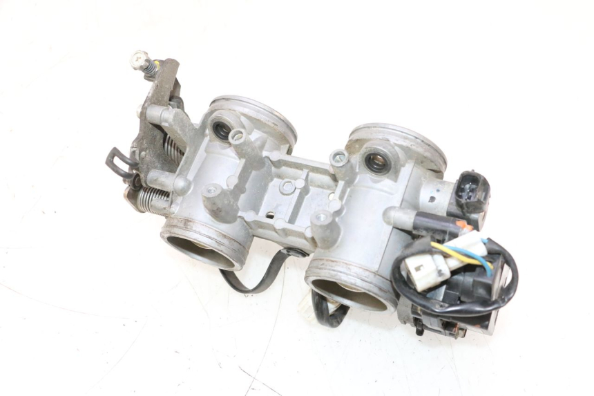 photo de CORPO FARFALLATO KAWASAKI ER-6 ER6 N 650 (2005 - 2009) - Primo piano tecnico
