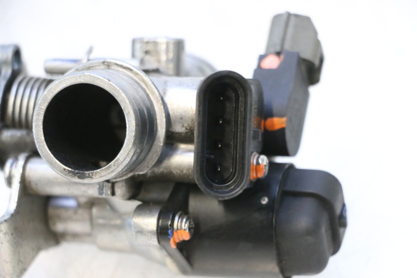 photo de INIEZIONE KEEWAY F-ACT FACT EVO 50 (2020 - 2026) - Stato della superficie e materiale