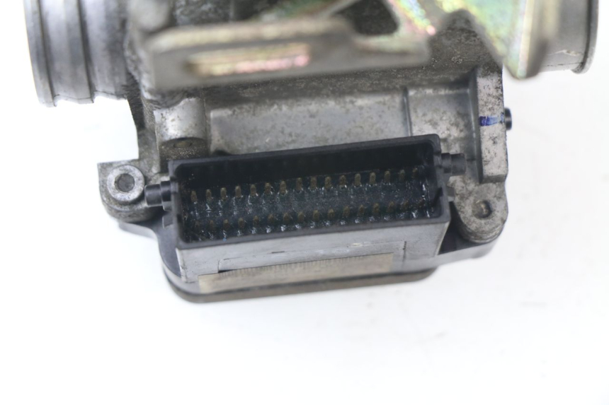 photo de INIEZIONE HONDA FES PANTHEON 125 (2003 - 2007) - Primo piano tecnico