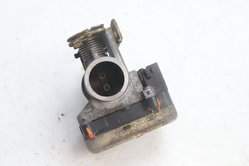 photo de INIEZIONE HONDA FES PANTHEON 125 (2003 - 2007) - Altra angolazione