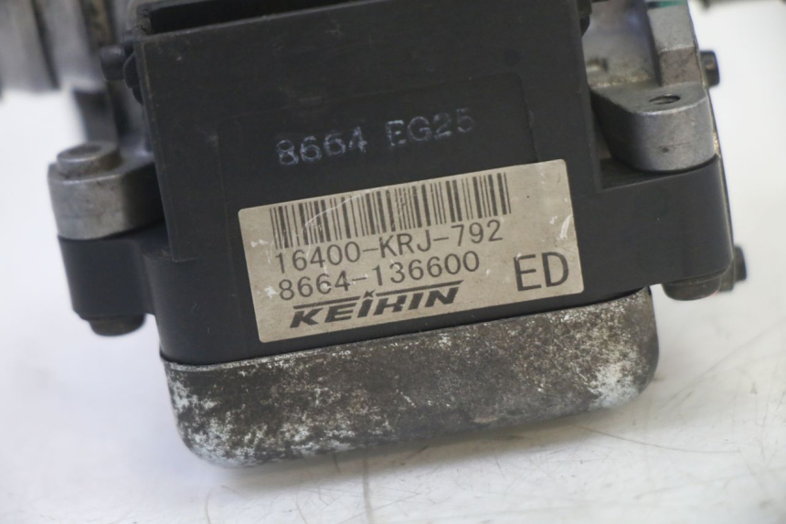 photo de INIEZIONE HONDA FES S-WING SWING ABS 125 (2007 - 2015) - Altra angolazione