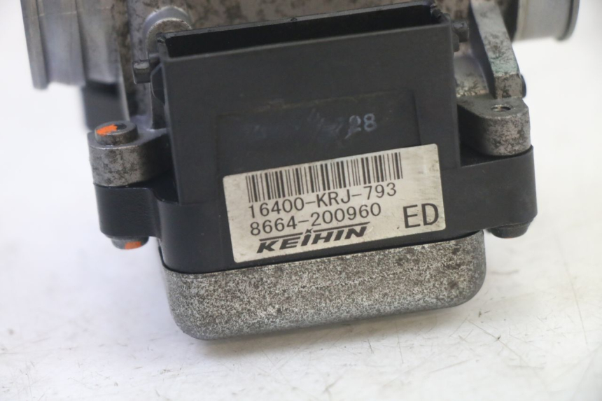 photo de INIEZIONE HONDA FES S-WING SWING ABS 125 (2007 - 2015) - Altra angolazione