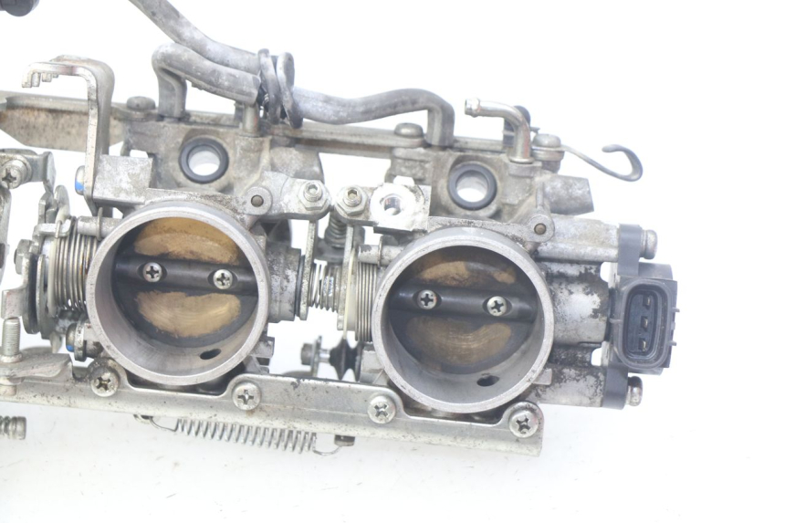 photo de INIEZIONE YAMAHA FJR ABS 1300 (2006 - 2012) - Stato della superficie e materiale