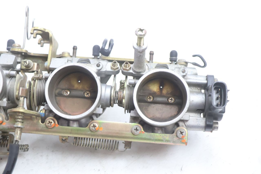 photo de CORPO FARFALLATO YAMAHA FJR 1300 (2001 - 2005) - Zoom sullo stato d'uso