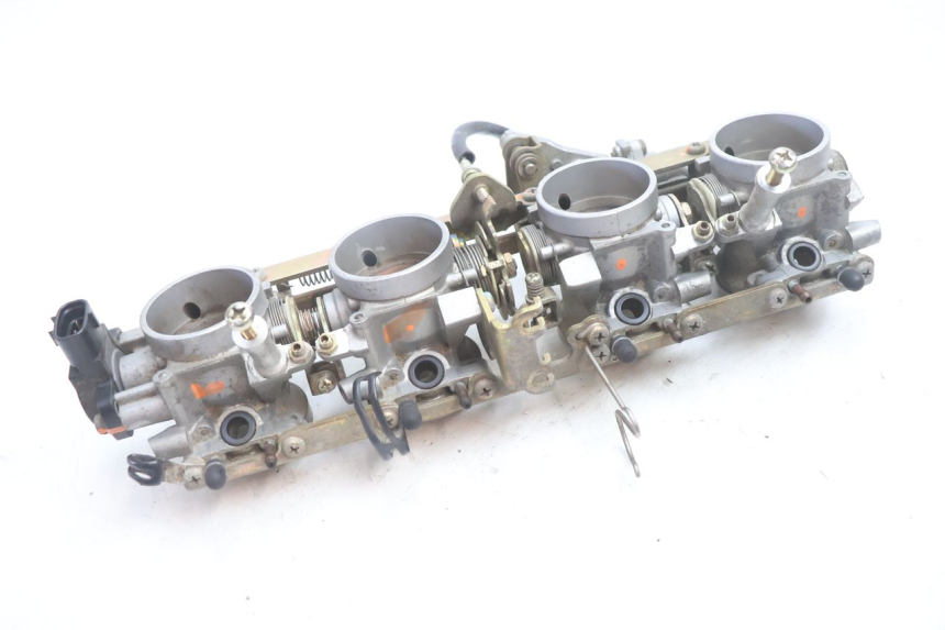 photo de CORPO FARFALLATO YAMAHA FJR 1300 (2001 - 2005) - Primo piano tecnico