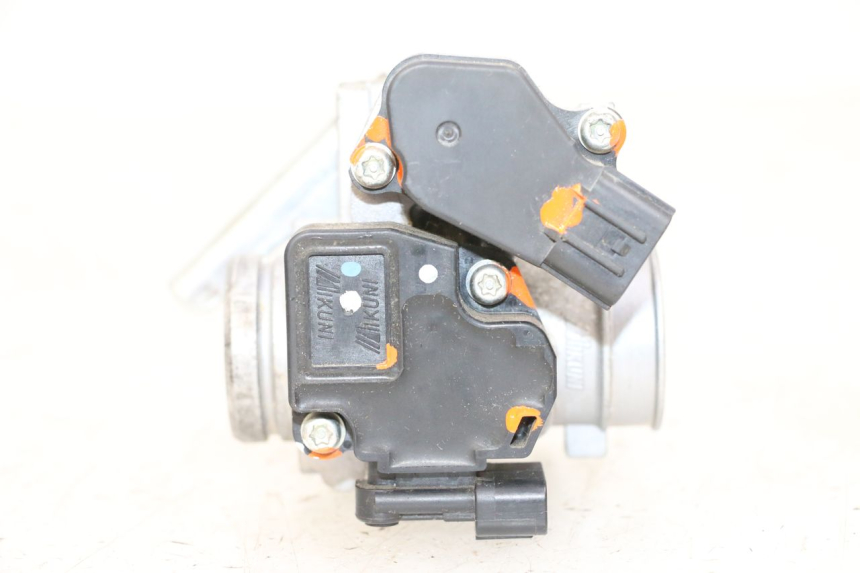 photo de CORPO FARFALLATO MBK FLAME X 125 (2007 - 2016) - Stato della superficie e materiale