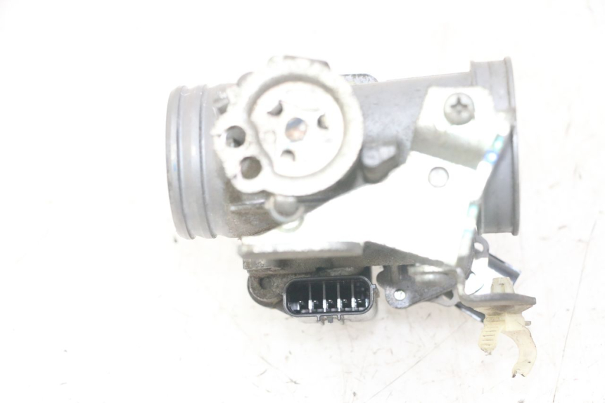 photo de CORPO FARFALLATO HONDA FORZA ABS 300 (2013 - 2017) - Primo piano tecnico