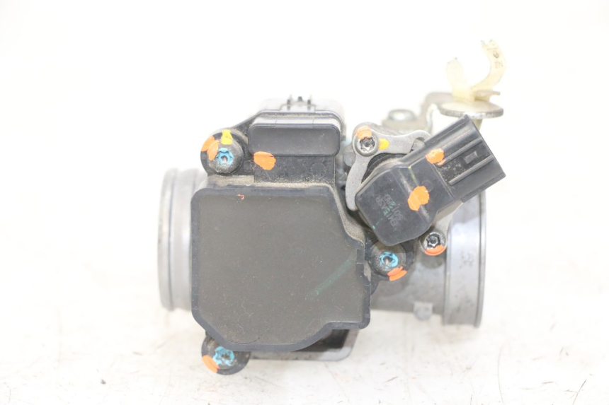 photo de CORPO FARFALLATO HONDA FORZA ABS 300 (2013 - 2017) - Dettagli dei punti di fissaggio