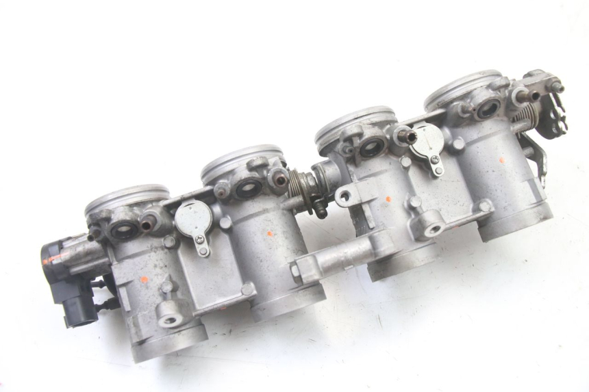 photo de CORPO FARFALLATO YAMAHA FZ6 FAZER S2 600 (2007 - 2011) - Primo piano tecnico