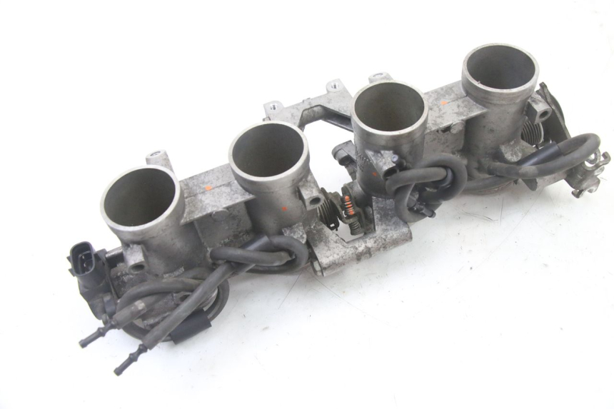 photo de CORPO FARFALLATO YAMAHA FZ6 FAZER S2 600 (2007 - 2011) - Vista d'insieme del prodotto