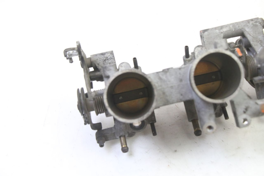 photo de CORPO FARFALLATO YAMAHA FZ6 FAZER S2 600 (2007 - 2011) - Dettaglio del componente