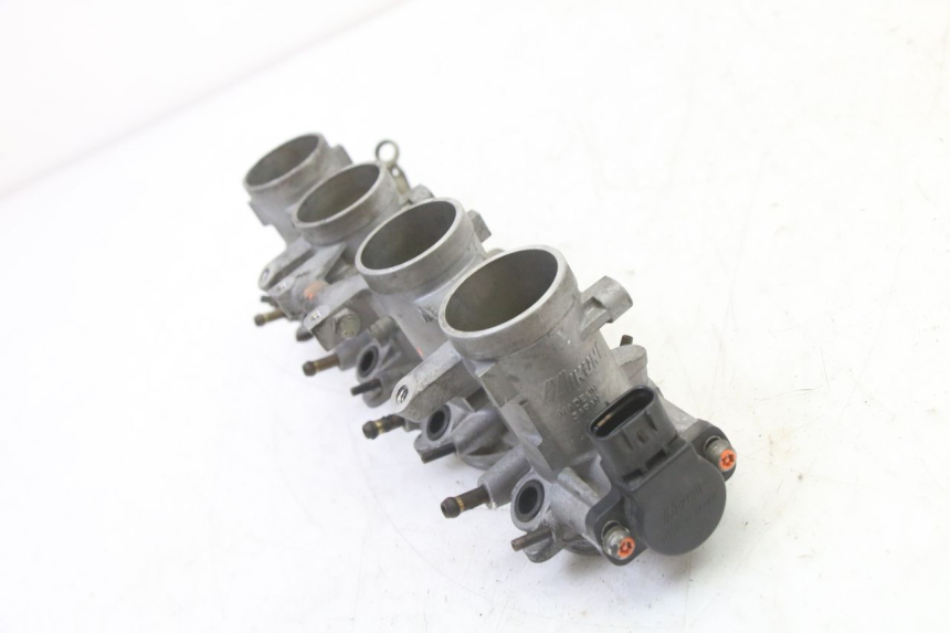 photo de CORPO FARFALLATO YAMAHA FZ6 FAZER S2 600 (2007 - 2011) - Altra vista dell'articolo