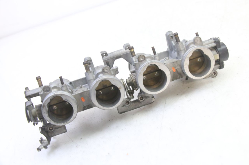 photo de CORPO FARFALLATO YAMAHA FZ6 FAZER S2 600 (2007 - 2011) - Vista d'insieme del prodotto