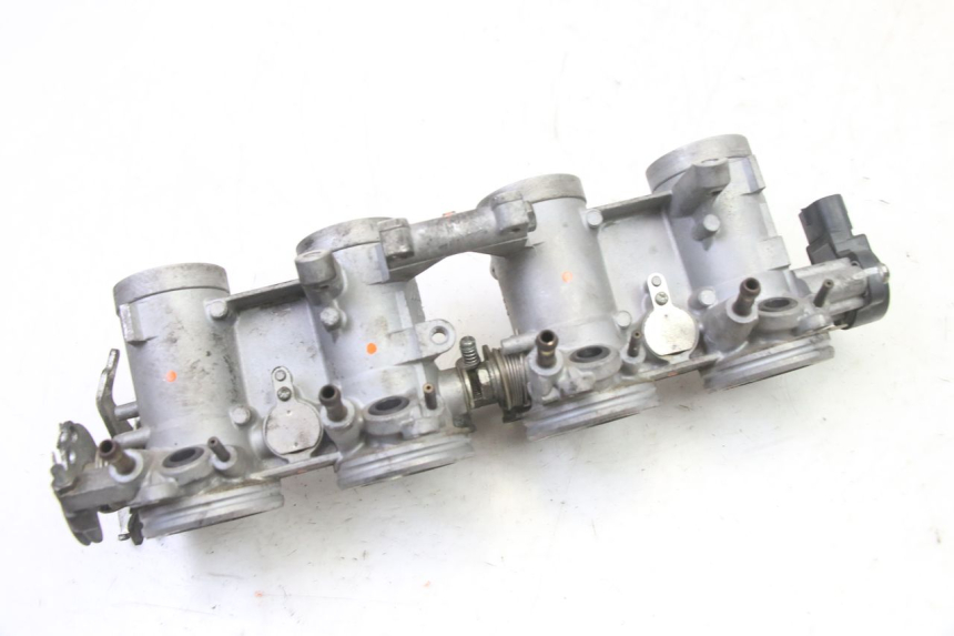 photo de CORPO FARFALLATO YAMAHA FZ6 FAZER S2 600 (2007 - 2011) - Ricambio usato controllato