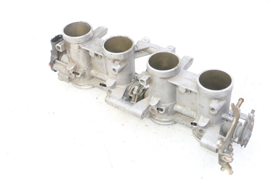 photo de CORPO FARFALLATO YAMAHA FZ6 N FAZER 600 (2004 - 2006) - Stato della superficie e materiale