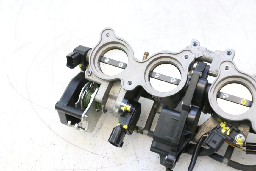 photo de CORPO FARFALLATO YAMAHA FZ8 800 (2010 - 2016) - Dettaglio del componente