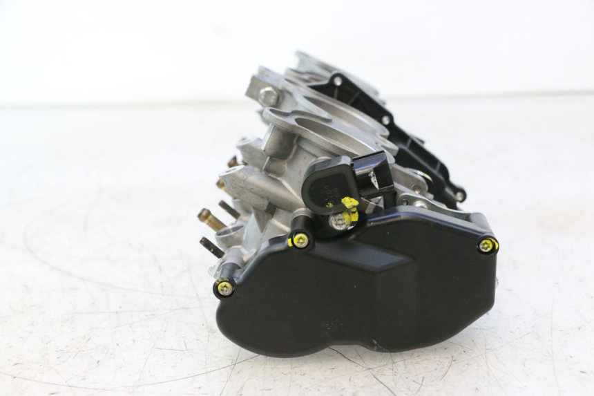 photo de CORPO FARFALLATO YAMAHA FZ8 800 (2010 - 2016) - Vista d'insieme del prodotto