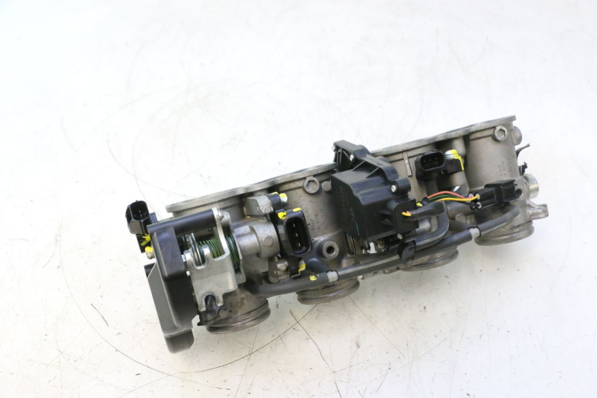 photo de CORPO FARFALLATO YAMAHA FZ8 800 (2010 - 2016) - Ricambio usato controllato