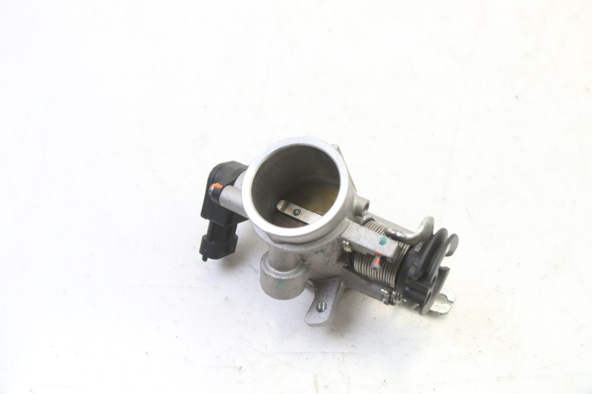 photo de CORPO FARFALLATO BMW G310 R 310 (2016 - 2020) - Altra angolazione